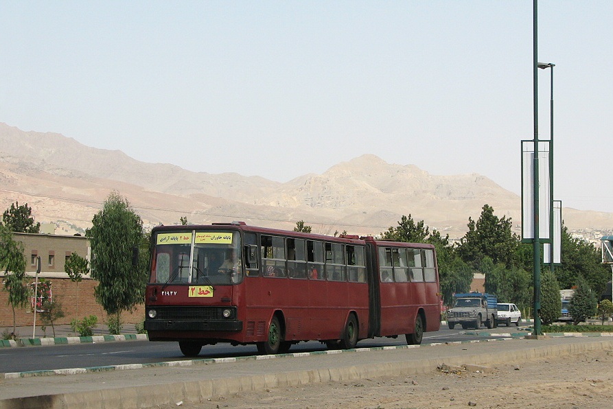Тегеран пустыня и автобус Икарус