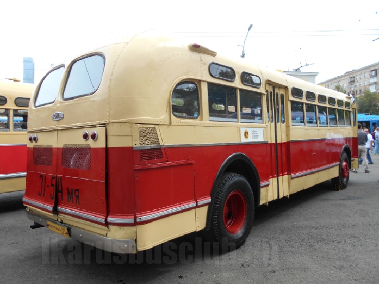Прогрессивный дизель-электрический Советский автобус зис-154
