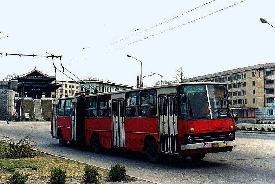 Троллейбус Икарус-гармошка 280 в КНДР